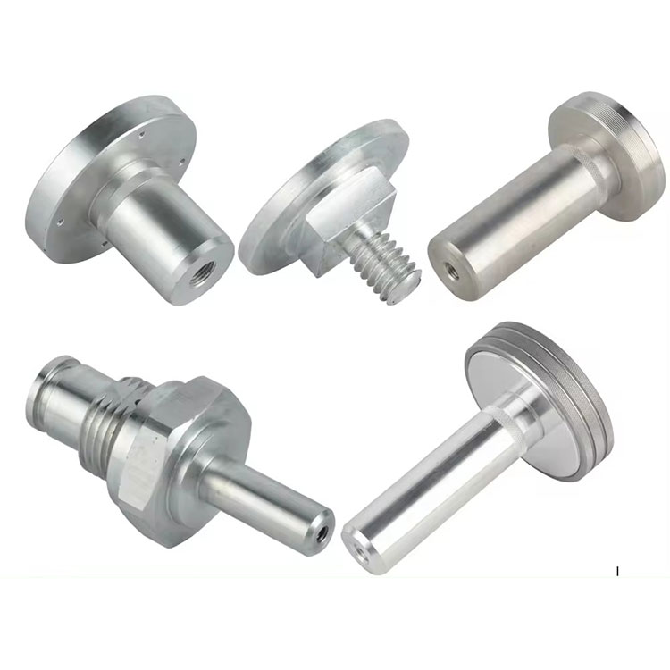 Çeşitli Metal Parçaların Yüzey Boyaması
